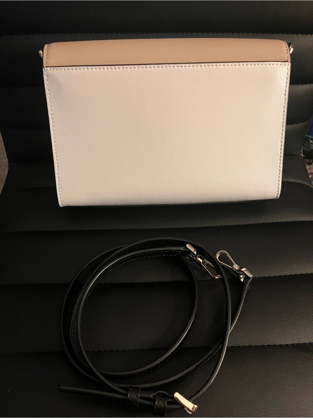 kate spade Carson crossbody bag in tan/black/white - Picture 2 of 7